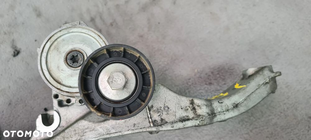 FORD EDGE ŁAPA WSPORNIK ALTERNATORA FORD 2.0TDCI  DS7Q-8D611-AH  DS7Q8D611AH - 4