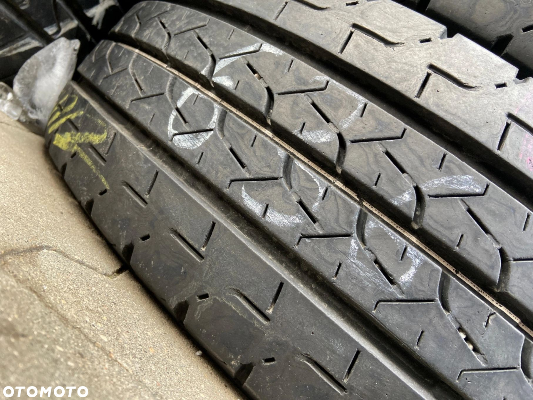 215/65/16C Bridgestone Duravis_7,5mm_2szt_(225) - 4