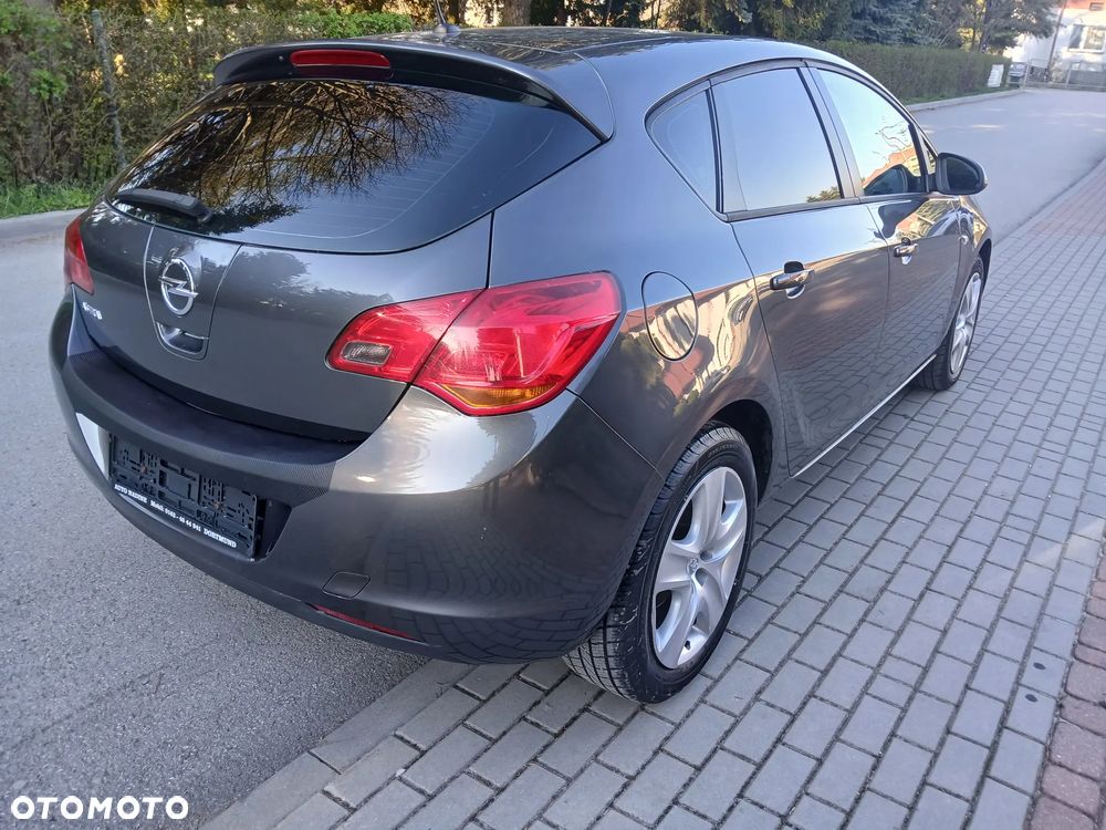 Opel Astra 1.6 Design Edition - 5