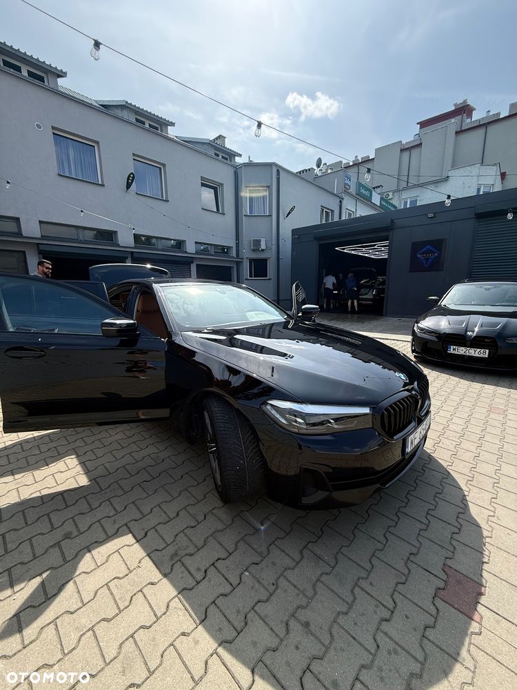 BMW Seria 5 518d mHEV - 32