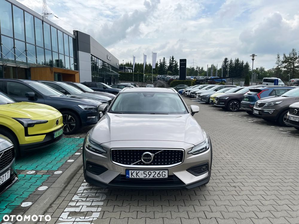 Volvo V60 Cross Country - 4