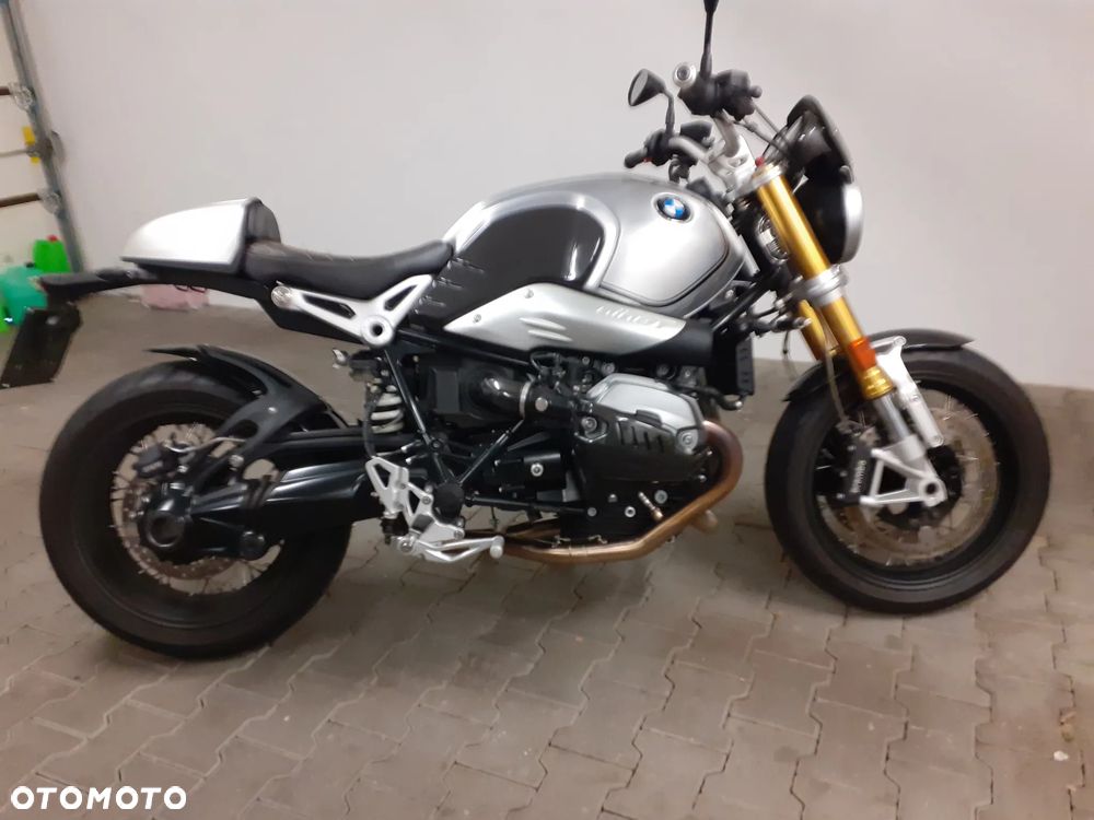 BMW R - 1