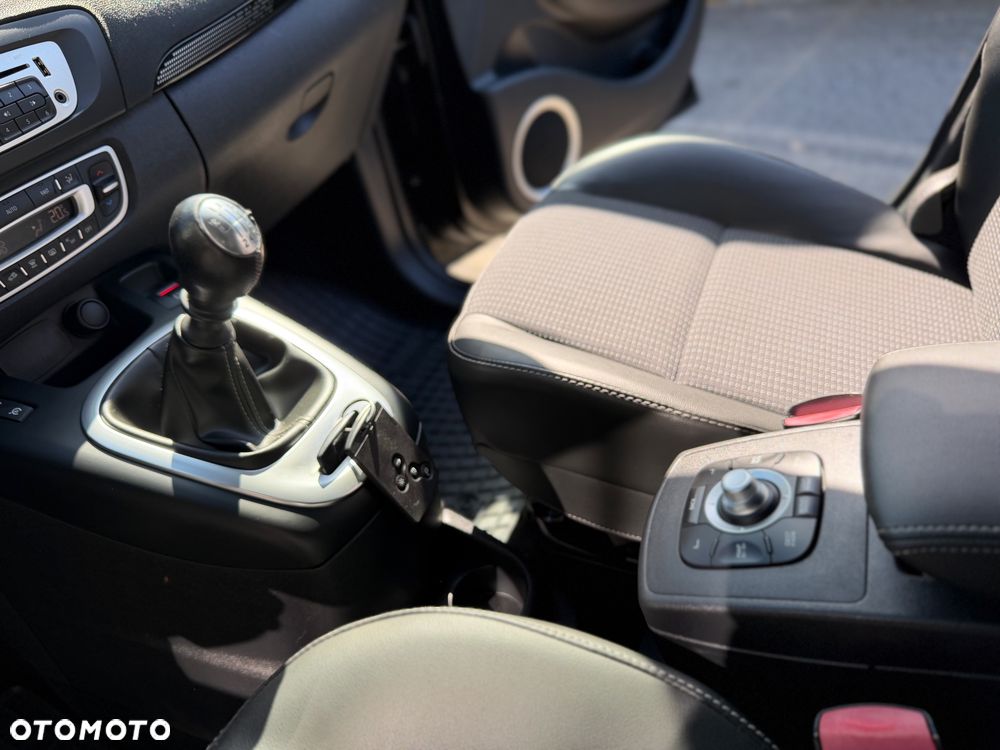 Renault Grand Scenic - 13