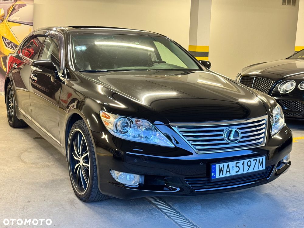 Lexus LS - 4