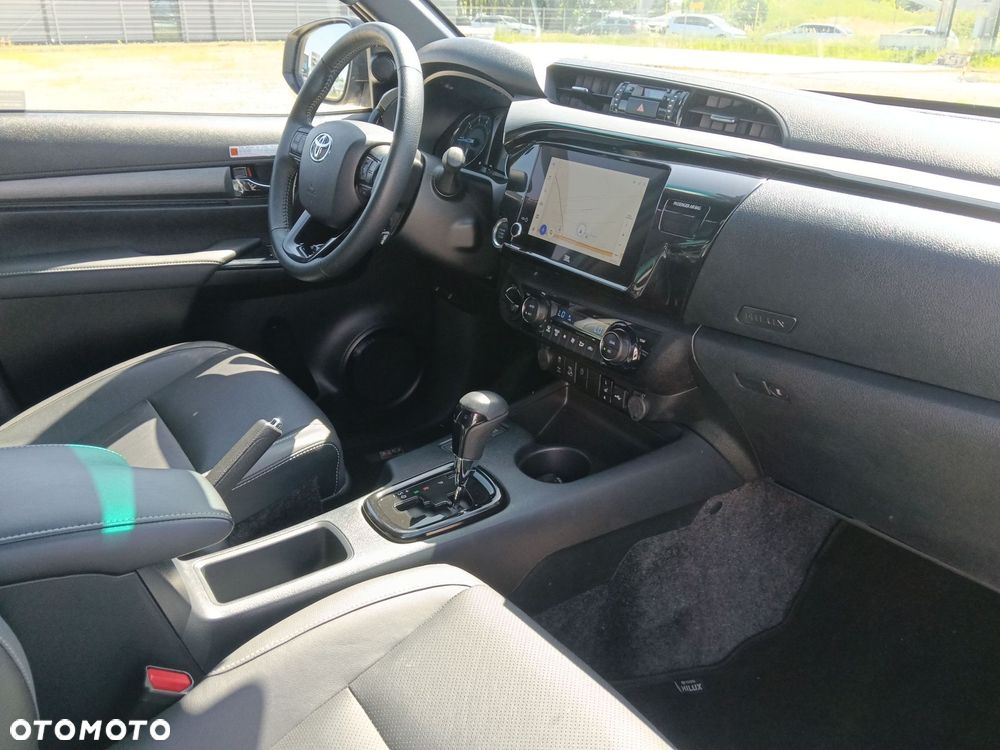 Toyota Hilux 2.8 D-4D mHEV Double Cab Invincible 4x4 - 11