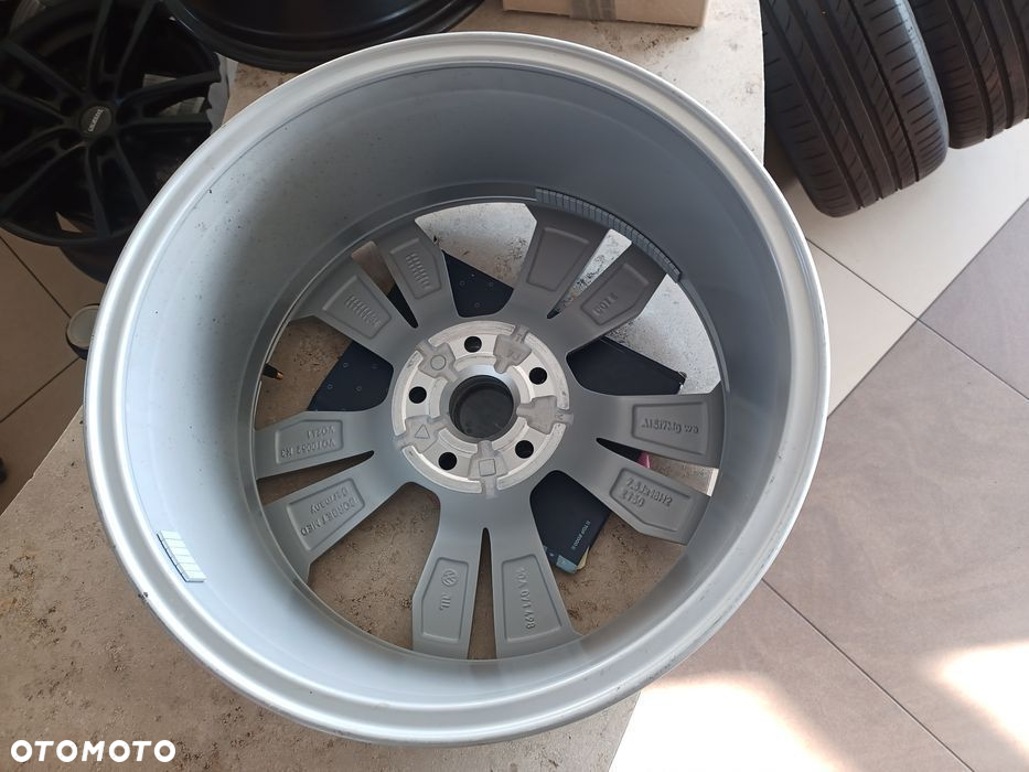 Koła ZIMA Alu Vw Golf V VII Caddy Touran Passat Skoda 225/40R18 Sailun - 2