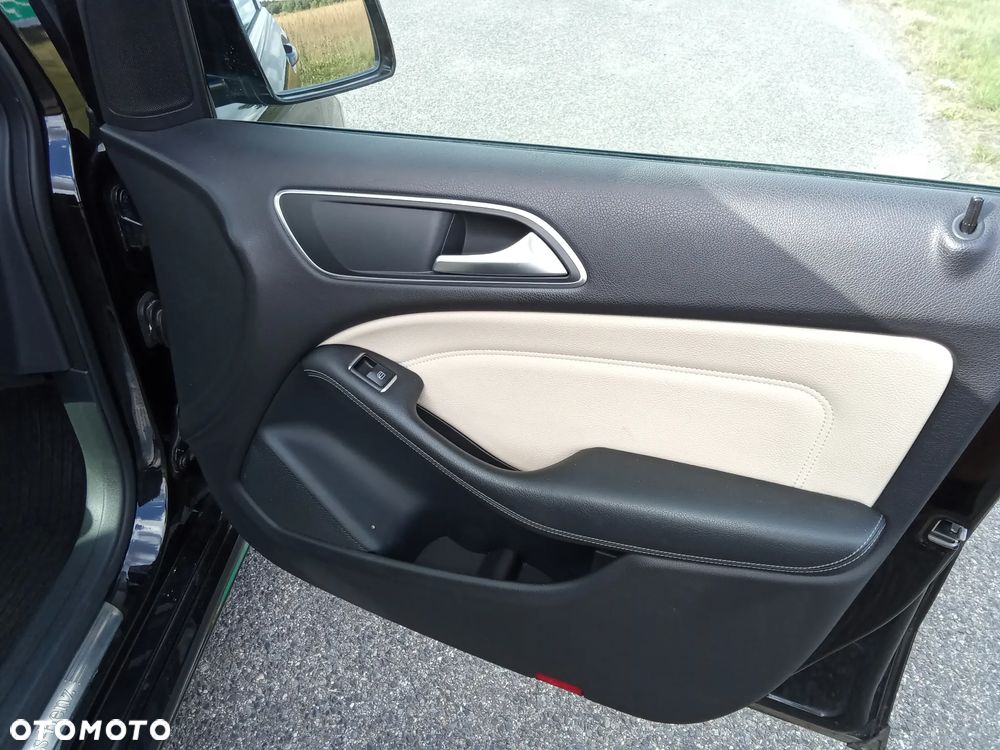 Mercedes-Benz Klasa B 180 CDI BlueEFFICIENCY EDITION 1 - 15