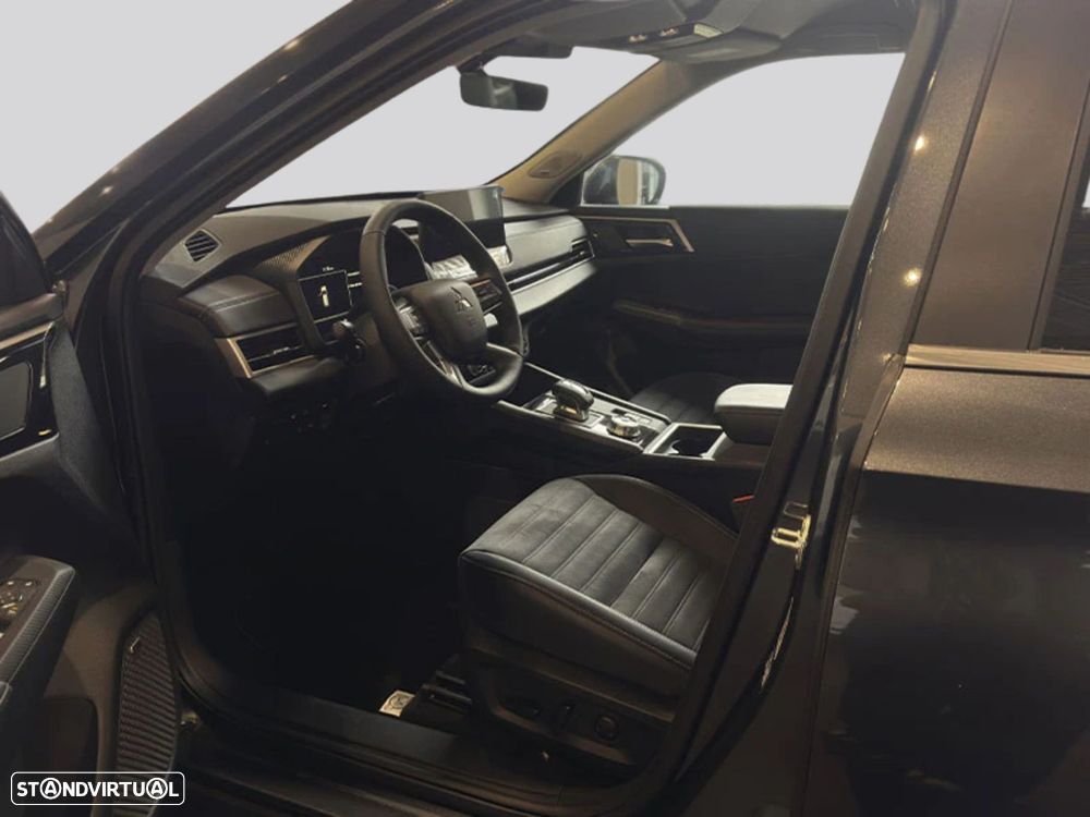 Mitsubishi Outlander - 6