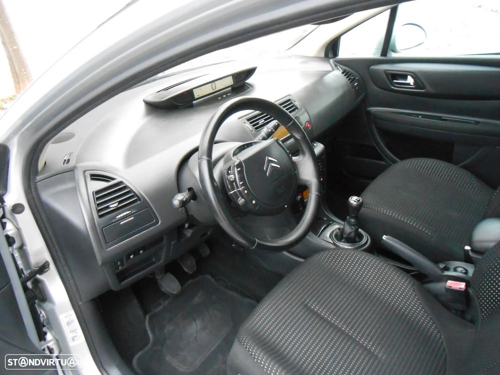 Citroën C4 1.6 HDi 110 Exclusive - 12
