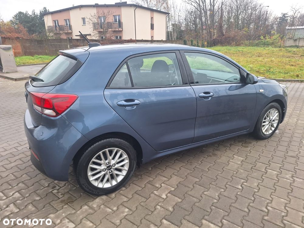 Kia Rio - 9