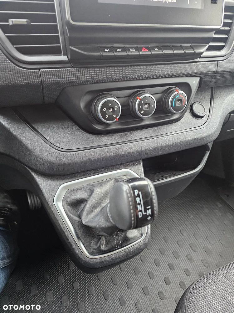 Renault Trafic - 16