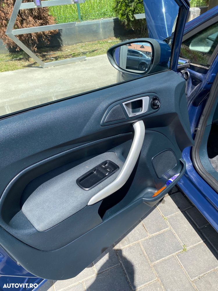 Ford Fiesta 1.6 TDCI DPF Titanium - 11
