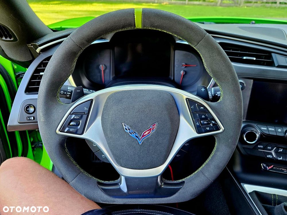 Chevrolet Corvette - 30