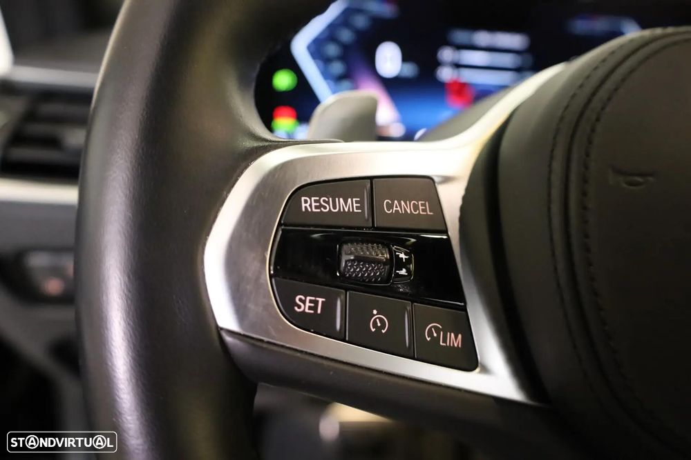 BMW 330 e Pack Desportivo M Auto - 44
