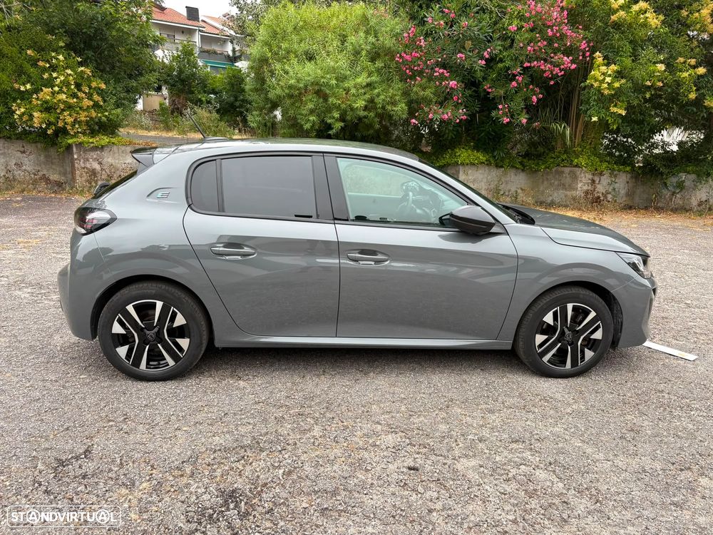Peugeot e-208 Style - 9