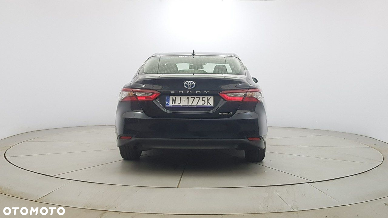 Toyota Camry - 6