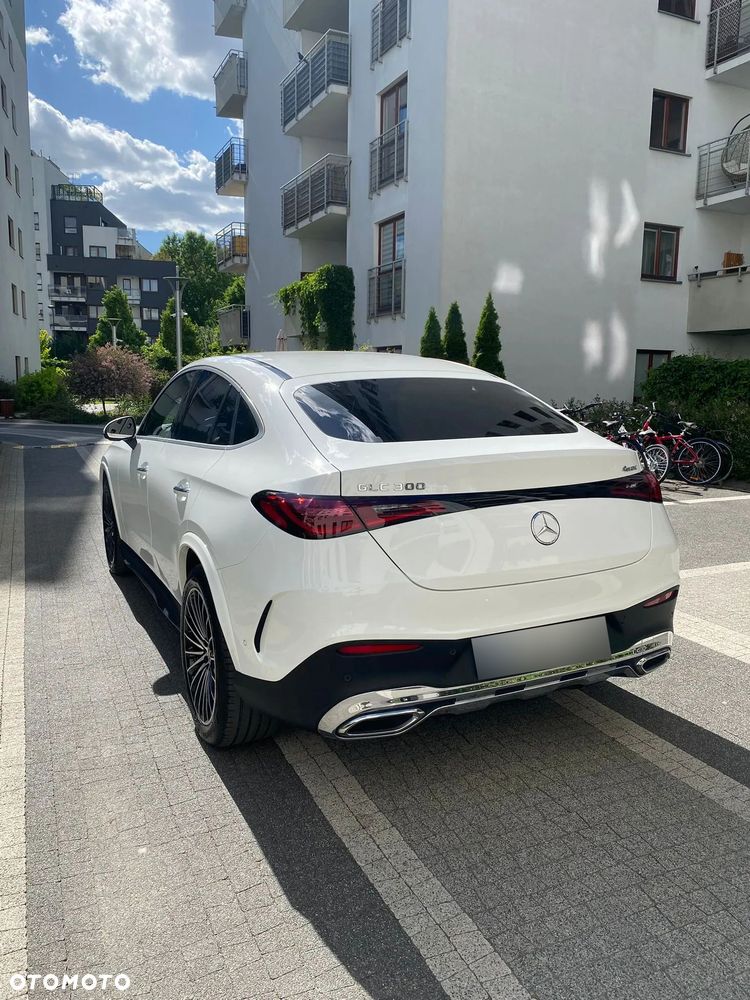 Mercedes-Benz GLC 300 4Matic 9G-TRONIC AMG Line Advanced - 8