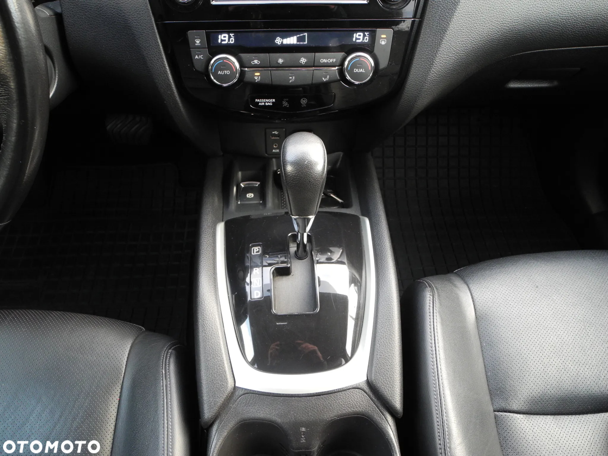 Nissan X-Trail - 12