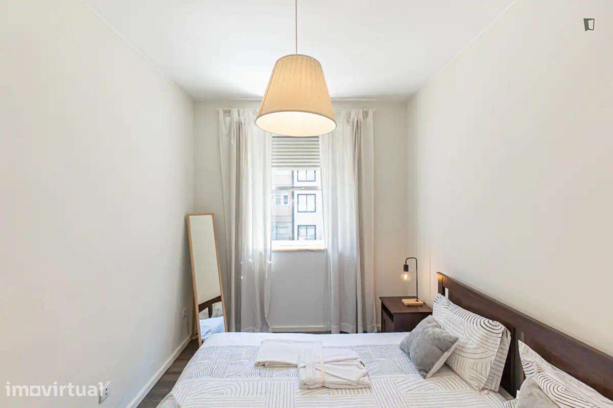 Apartamento com 1 quartos - localizado em Santo Ildefonso Porto - Grande imagem: 2/17