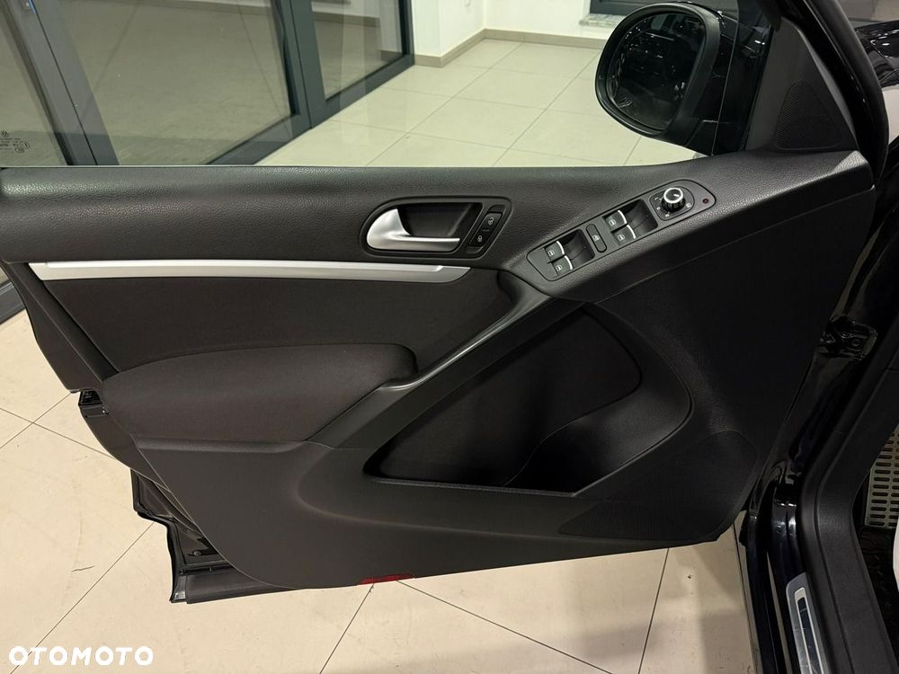 Volkswagen Tiguan 2.0 TDI 4Mot Perfectline R-Style DSG - 14