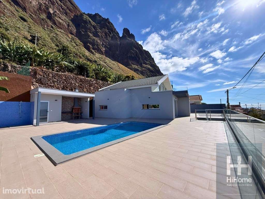 Moradia T4 de Design Contemporâneo no Paul do Mar - Calheta, Madeira - Grande imagem: 2/38