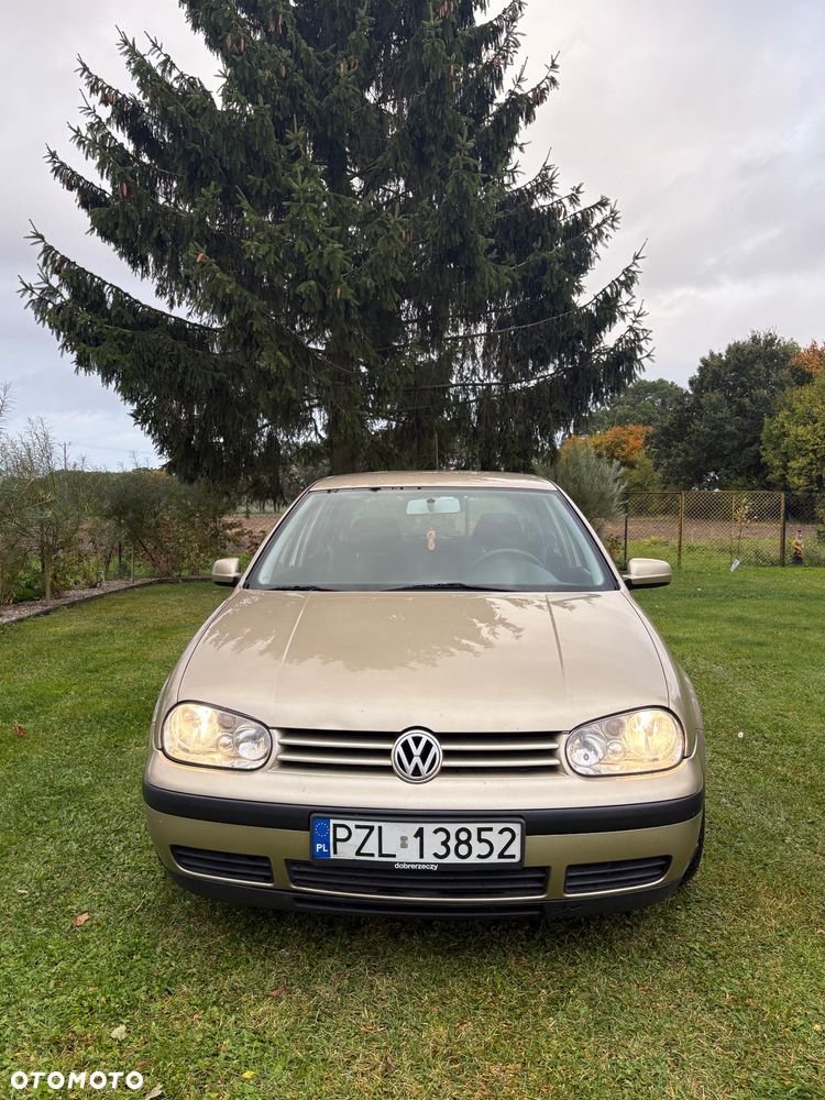 Volkswagen Golf - 3