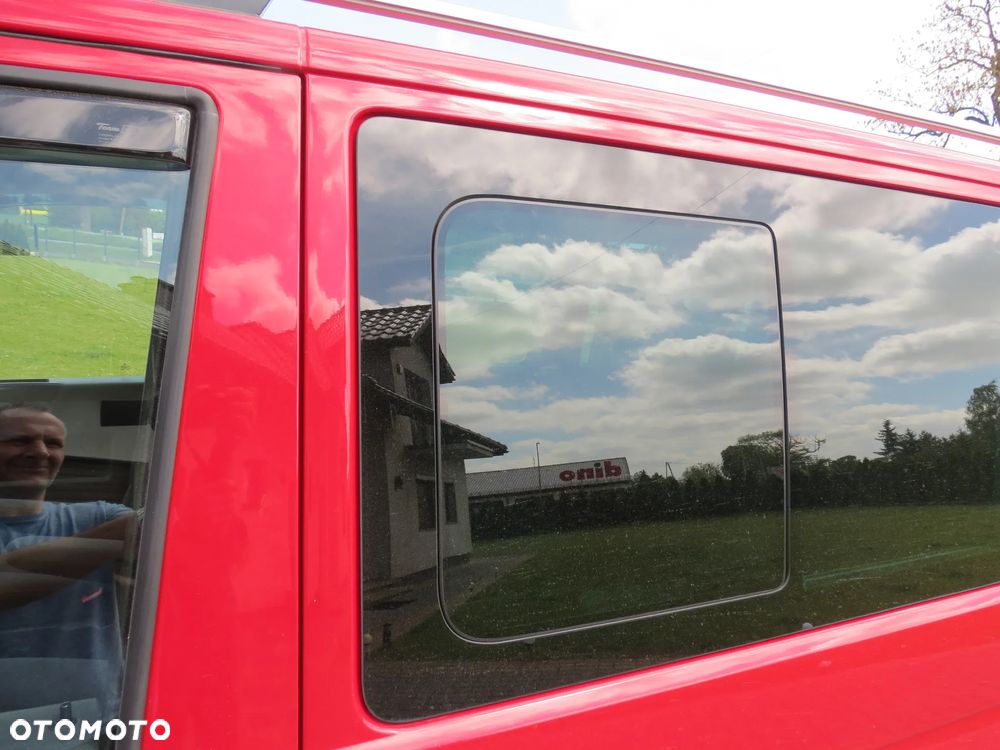Volkswagen Multivan - 12