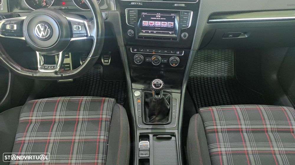 VW Golf 2.0 TSi GTi Performance - 31