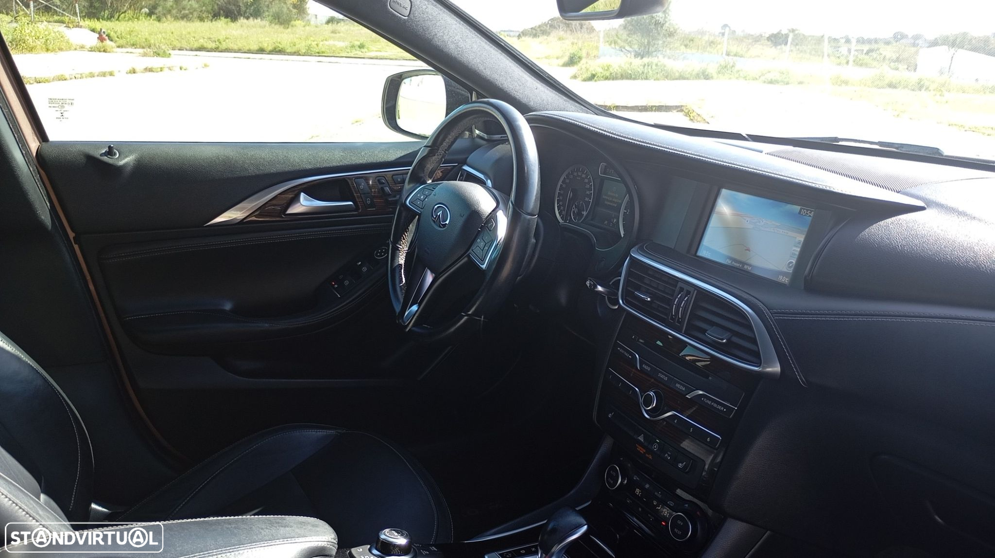 Infiniti Q30 2.2d DCT AWD Luxe Tech - 13