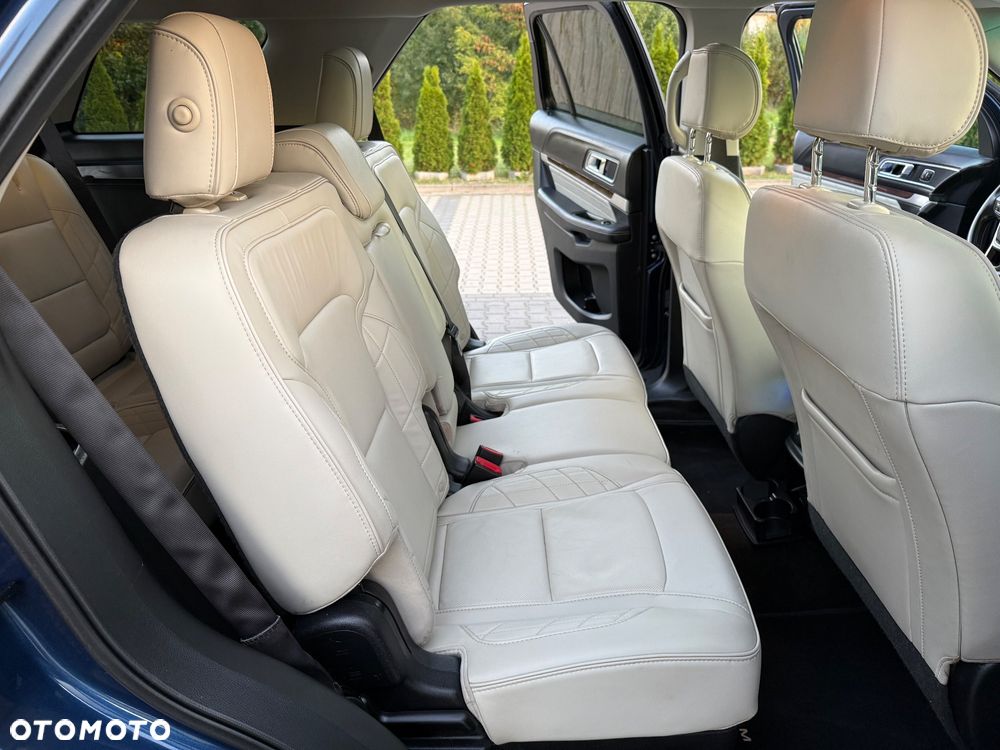 Ford Explorer - 33