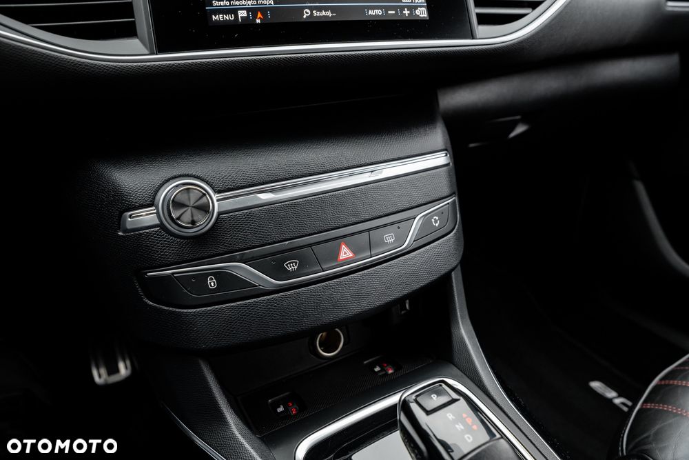 Peugeot 308 PureTech 130 EAT8 GT - 33