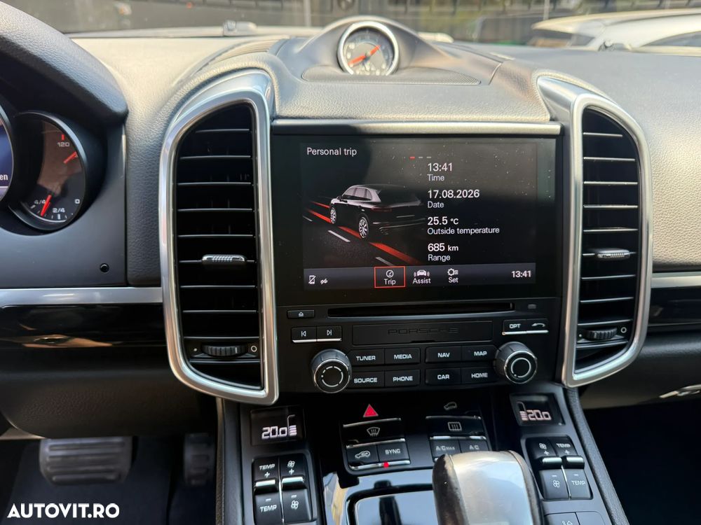 Porsche Cayenne Platinum Edition - 16
