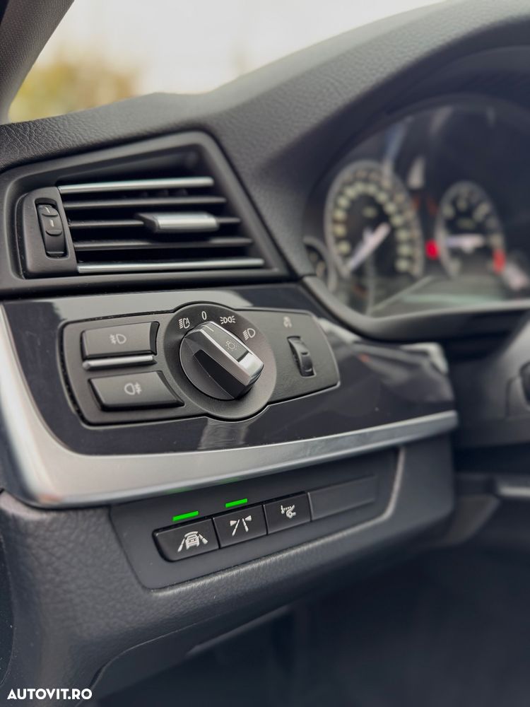 BMW Seria 5 520d Touring Aut. - 12