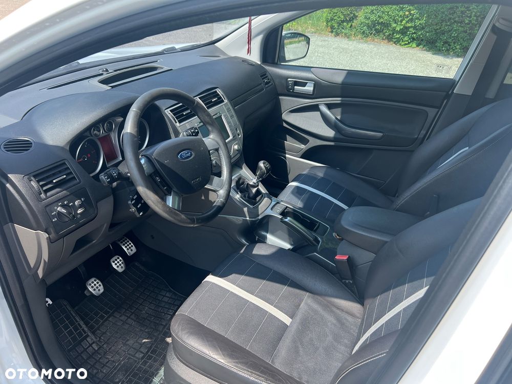 Ford Kuga 2.0 TDCi 2x4 Titanium - 33