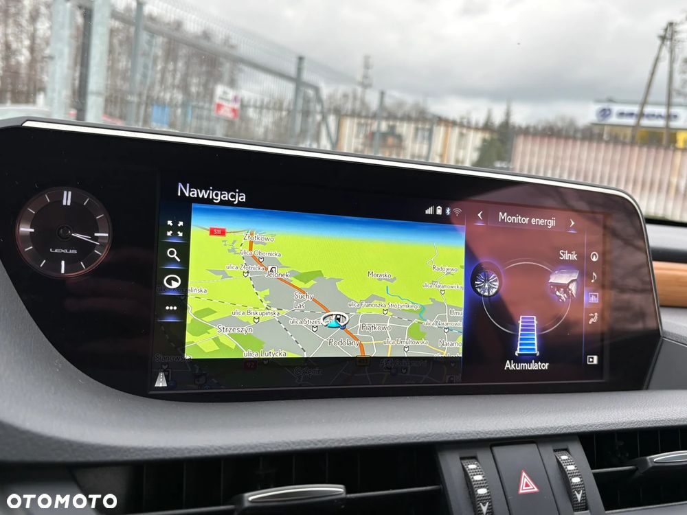 Lexus ES 300h Omotenashi - 19