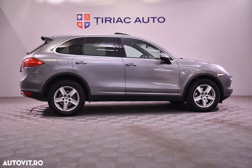 Porsche Cayenne - 6