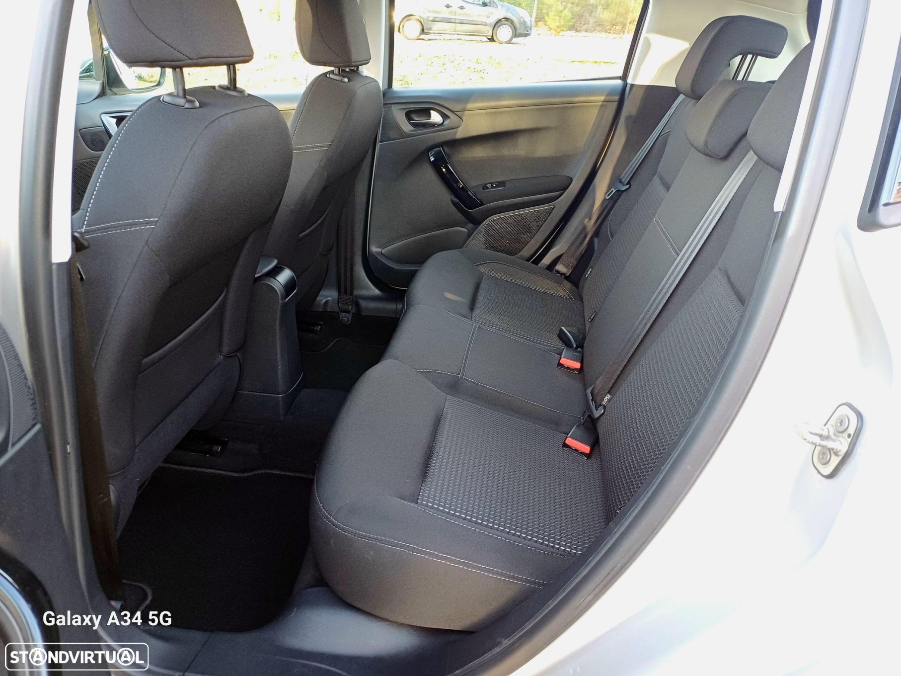 Peugeot 208 1.6 BlueHDi Style - 27