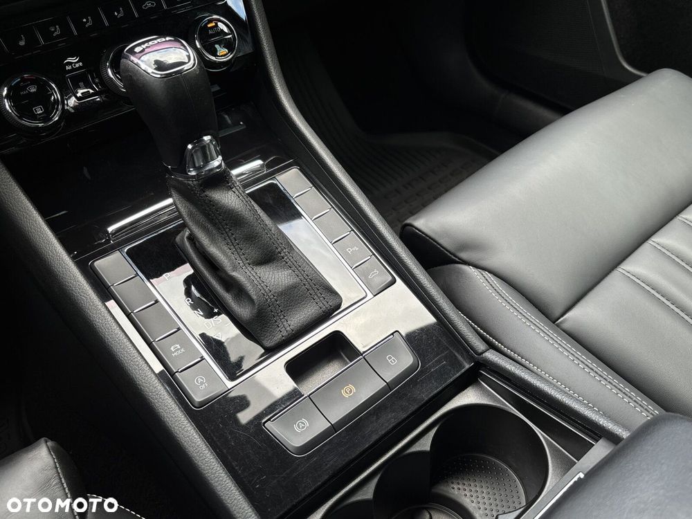 Skoda Superb 2.0 TDI SCR L&K DSG - 22