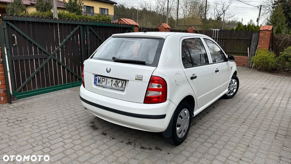 Skoda Fabia - 10