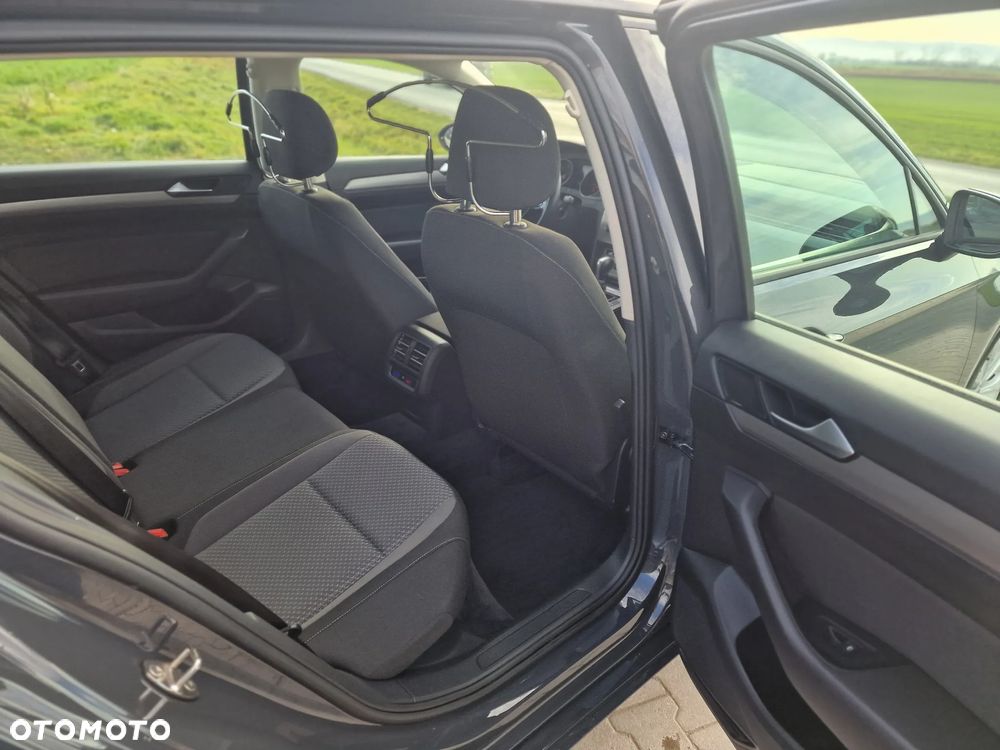 Volkswagen Passat Variant ver-variant-1-6-tdi-bluemotion-technology-dsg-comfortline - 24