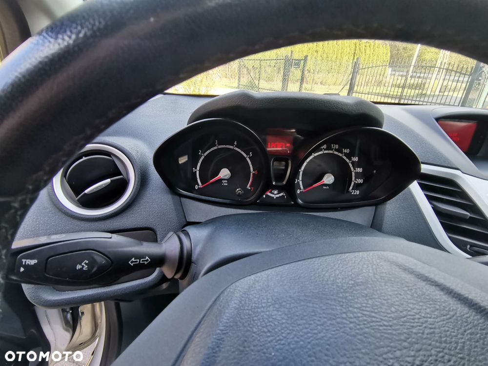 Ford Fiesta 1.25 Trend SVP - 13