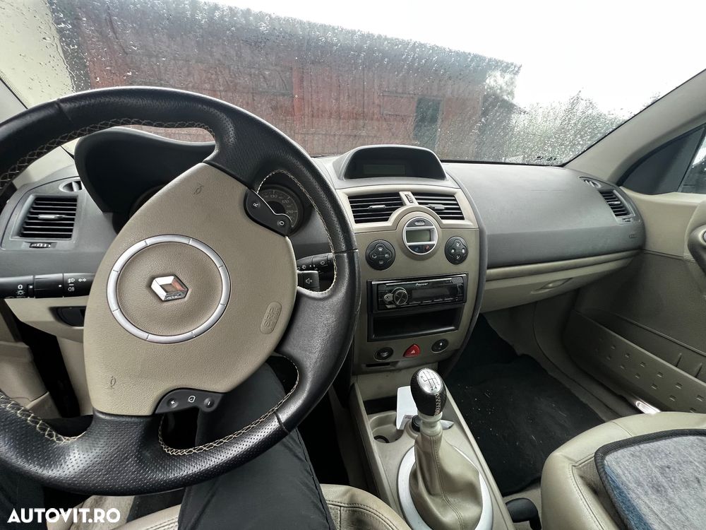 Renault Megane 1.5 dCI Privilege - 4
