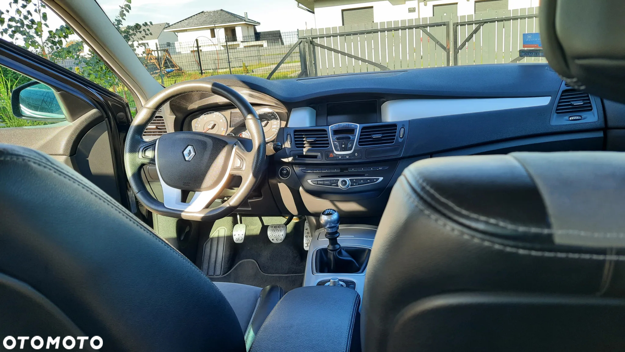 Renault Laguna Grandtour 2.0 dCi FAP GT - 11