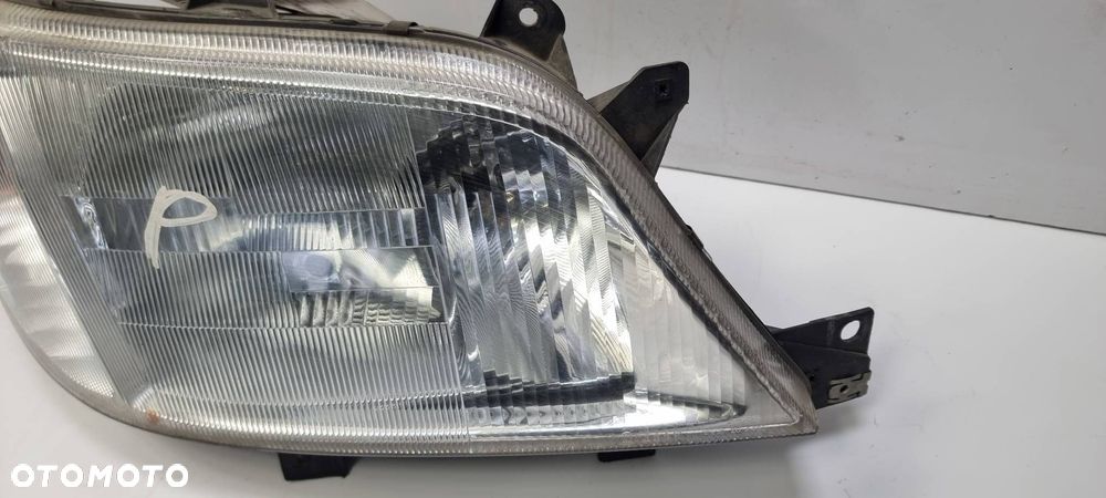 LAMPA PRAWA PRZÓD MERCEDES SPRINTER 208 - 3