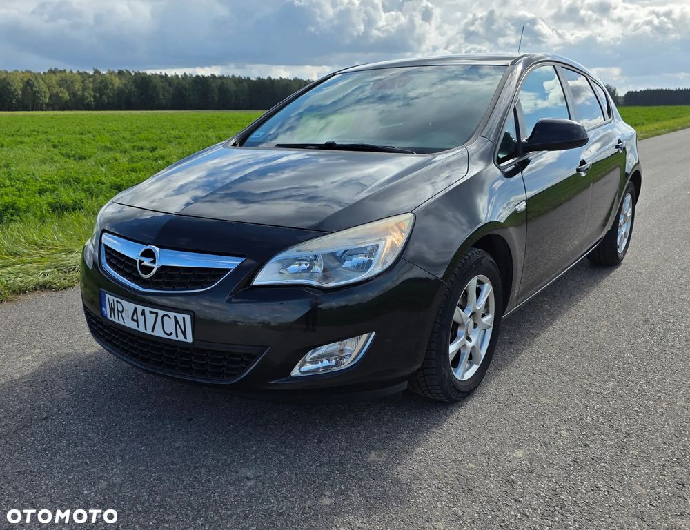 Opel Astra IV 1.4 T Cosmo EU6