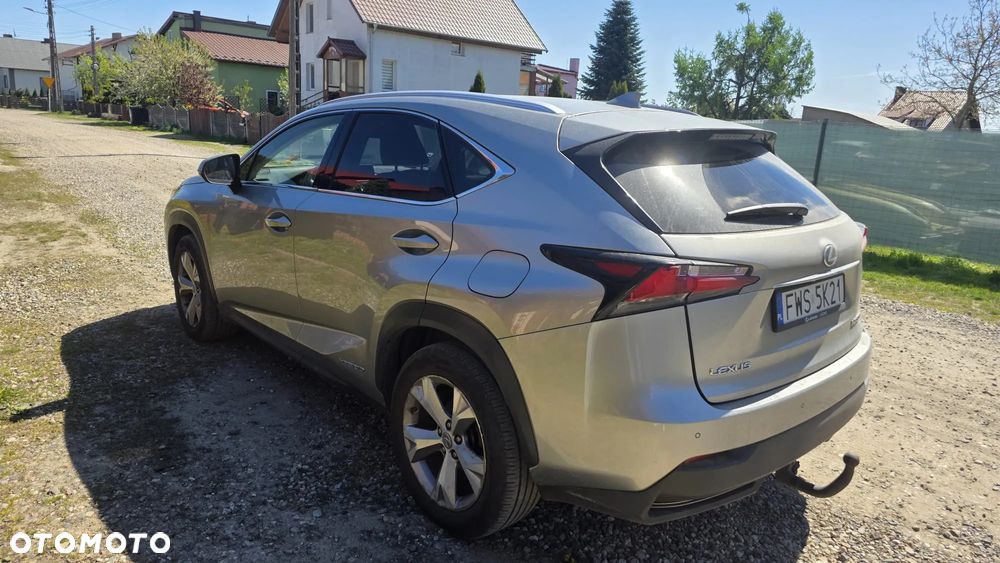 Lexus NX 300h Prestige AWD - 4