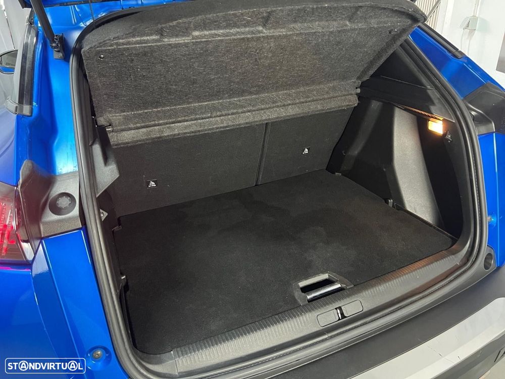 Peugeot 2008 1.2 PureTech GT EAT8 - 16