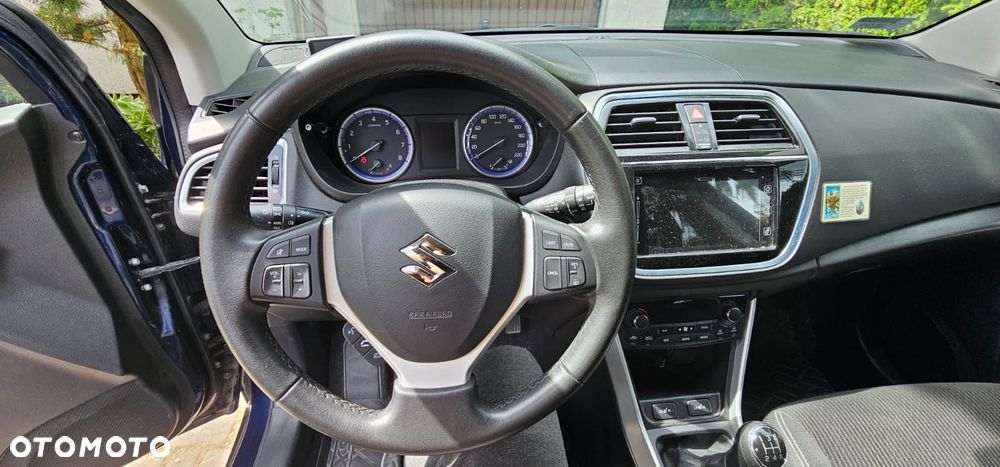 Suzuki SX4 S-Cross 1.0 T Premium - 4