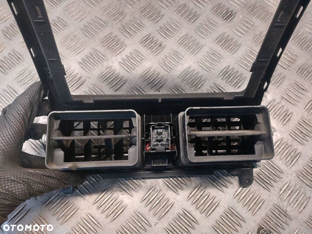 KRATKA NAWIEWU ŚRODKOWA VOLKSWAGEN TOURAN I 1T1819728A - 2