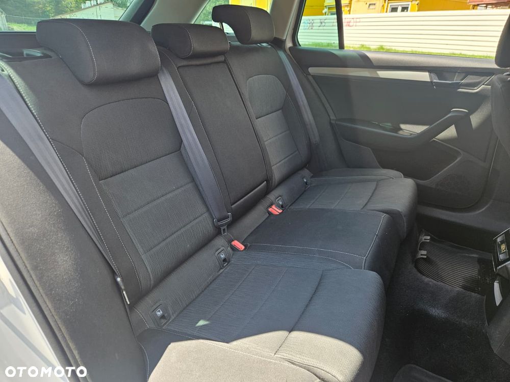 Skoda Superb 2.0 TDI SCR Ambition DSG - 14